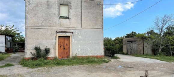 3 rooms Apartment in Borgia, Italy No. 201078 5