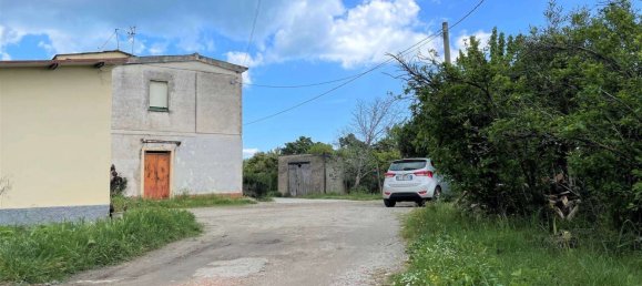 3 rooms Apartment in Borgia, Italy No. 201078 2