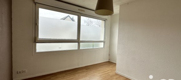 2 bedrooms House in Joue-les-Tours, France No. 73377 17