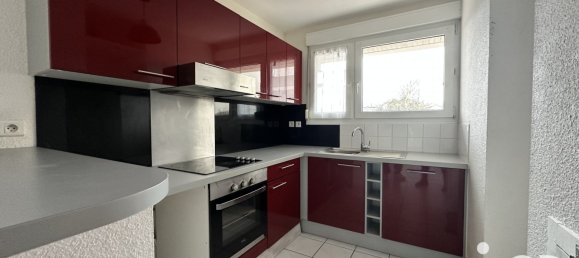 2 bedrooms House in Joue-les-Tours, France No. 73377 5