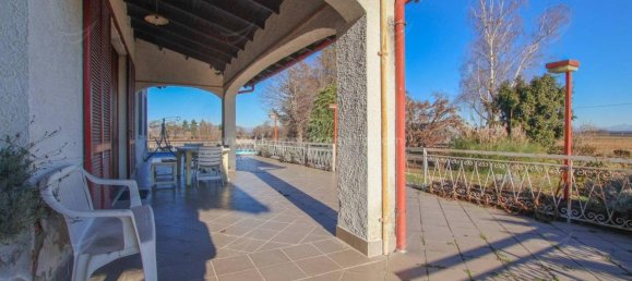 5 rooms Villa in Cameri, Italy No. 31931 2