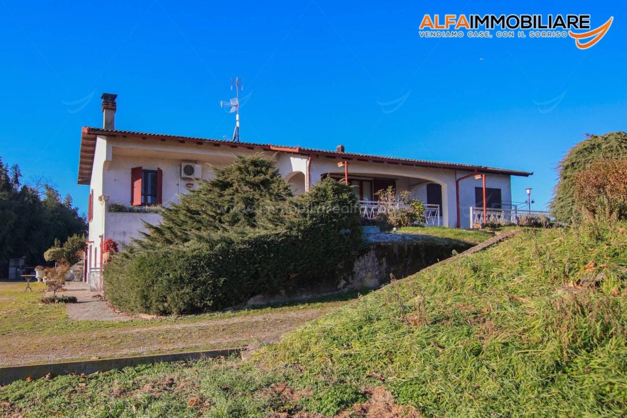 5 rooms Villa in Cameri, Italy No. 31931