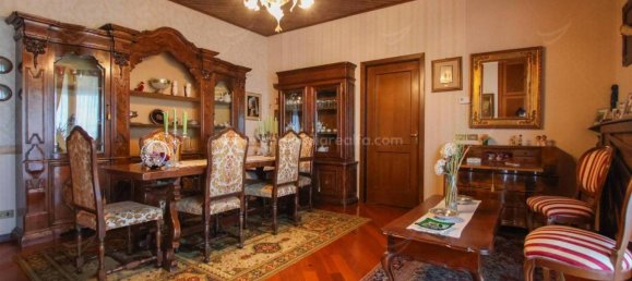 5 rooms Villa in Cameri, Italy No. 31931 3