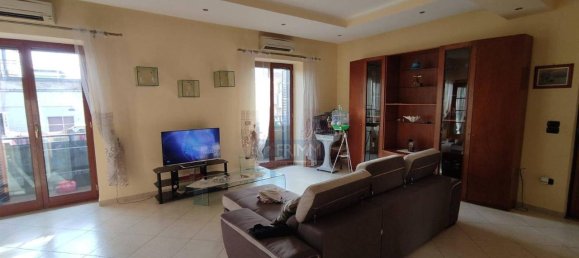 3-Zimmer Haus in Pomigliano d'Arco, Italy, Nr. 25630 2