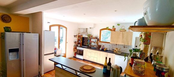  Castillos de 5 dormitorios en Lauris, France No. 326527 4