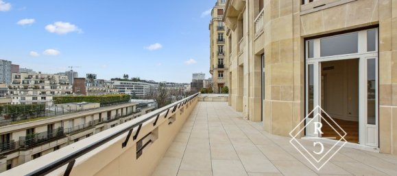2 bedrooms Apartment in Paris, France No. 167894 2