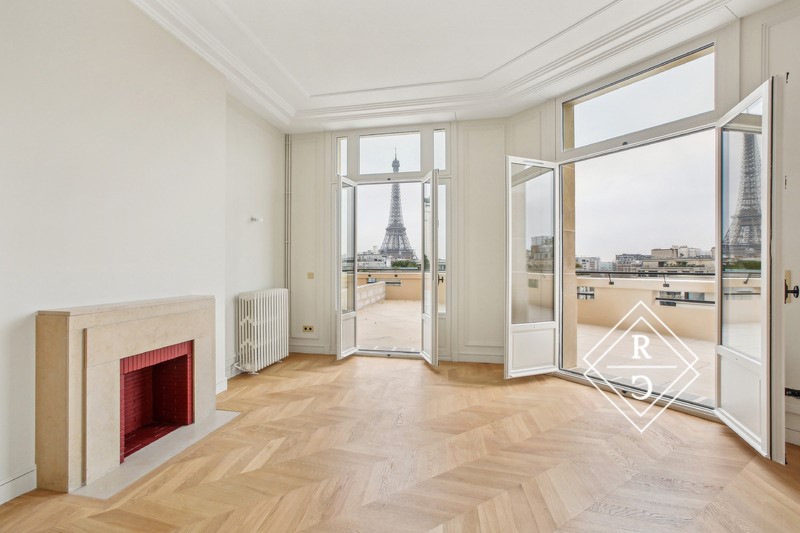 2 bedrooms Apartment in Paris, France No. 167894