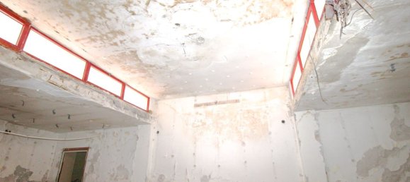 171m² Commercial property in Cagliari, Italy No. 134288 19