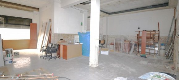171m² Commercial property in Cagliari, Italy No. 134288 3