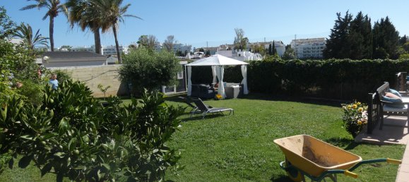 5 bedrooms Villa in Marbella, Spain No. 47910 6