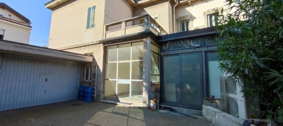 3 bedrooms House in Lissone, Italy No. 316896 8