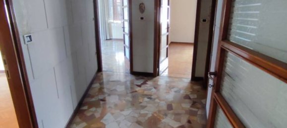 3 bedrooms House in Lissone, Italy No. 316896 4