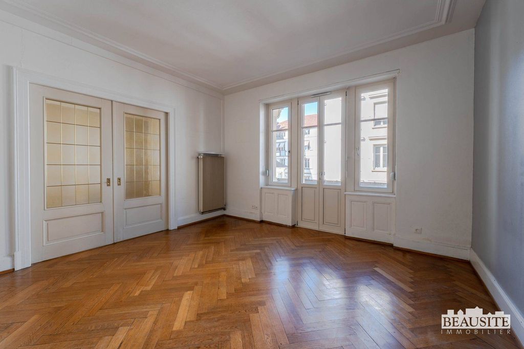 Apartamento de 3 dormitorios en Strasbourg, France No. 350733