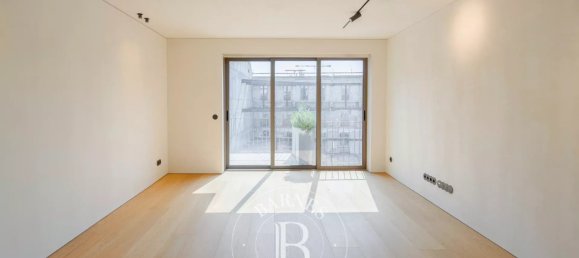 1 bedroom Apartment in Porto, Portugal No. 233625 2