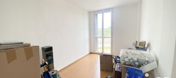 3 bedrooms Apartment in Valenton, France No. 330365 9