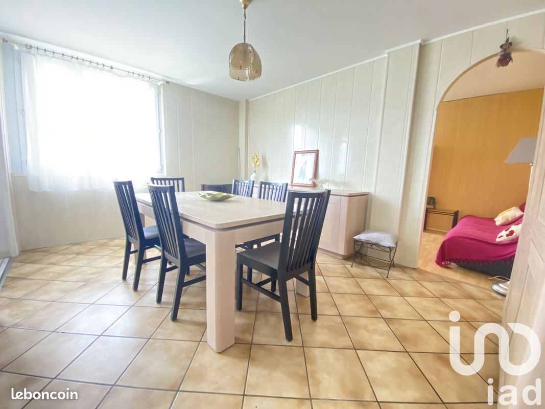 3 bedrooms Apartment in Valenton, France No. 330365