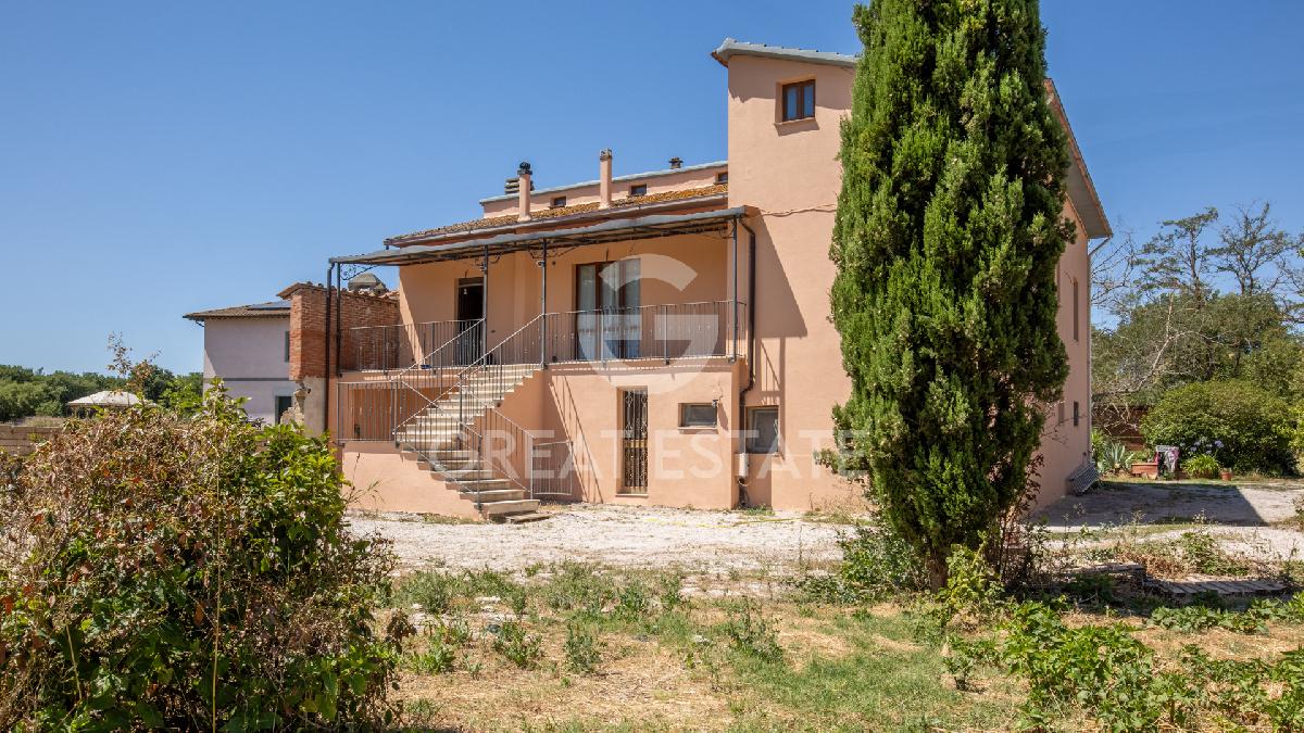 3 bedrooms Villa in Castiglione del Lago, Italy No. 288042