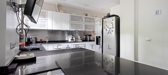 3 bedrooms Apartment in Madrid, Spain No. 148521 16