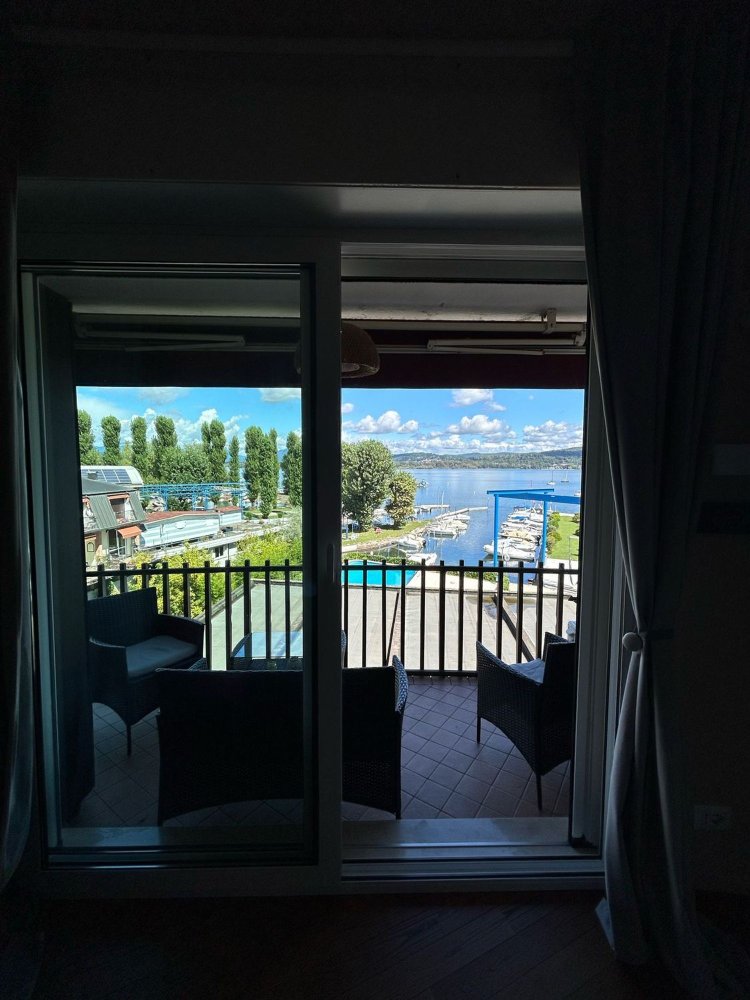 1 غرف نوم شقة في Dormelletto, Italy رقم 320619