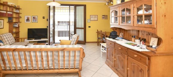 Квартира с 3 комнатами в Инцаго, Италия № 339069 5