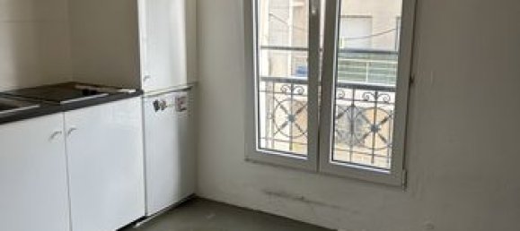 1 bedroom Apartment in Paris, France No. 312038 2