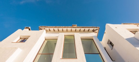 8 bedrooms Villa in Marbella Golden Mile, Spain No. 2948 10