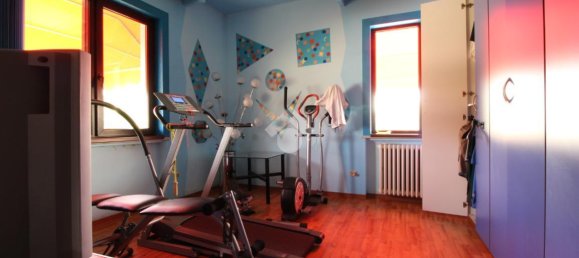 10 rooms Villa in Roverbella, Italy No. 37254 3