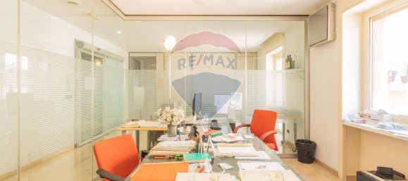 Офис 140м² в Бари, Италия № 274999 20