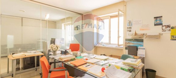 Офис 140м² в Бари, Италия № 274999 19