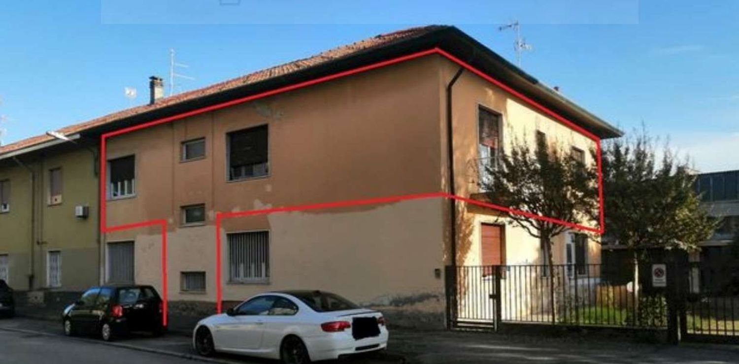 Квартира с 4 комнатами в Кассано Маньяго, Италия № 179879