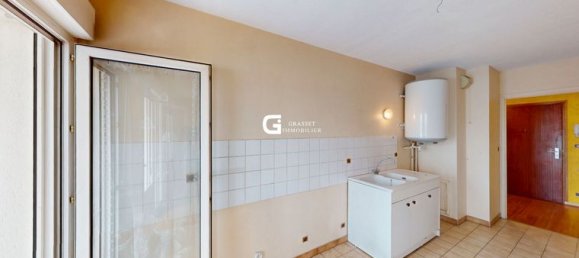 Apartamento de 1 dormitorio en Oyonnax, France No. 313641 4
