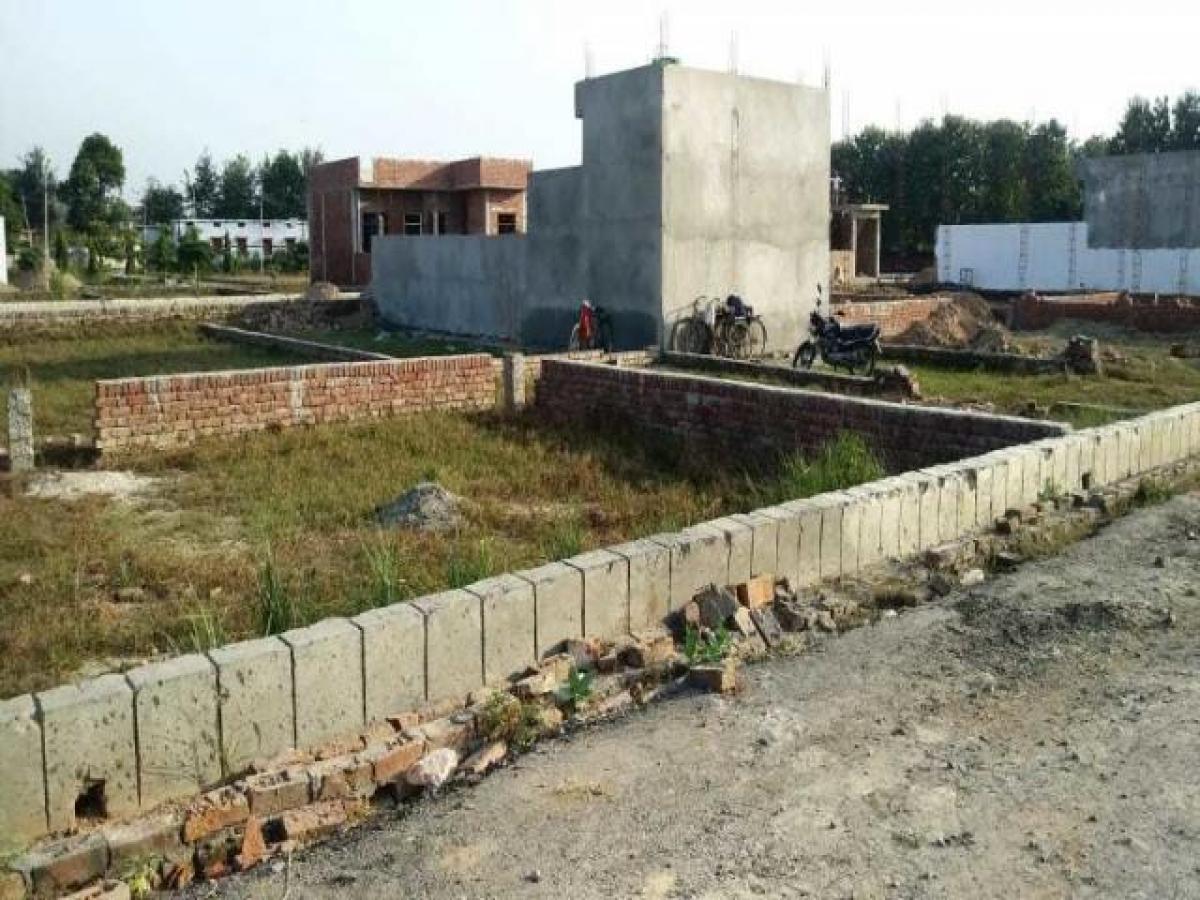  Land in Lucknow, India No. 34976