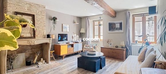 2 bedrooms House in Trevoux, France No. 313892 3