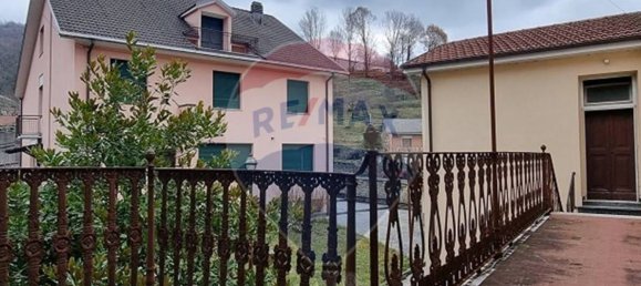 3 bedrooms Apartment in Varese Ligure, Italy No. 56270 9