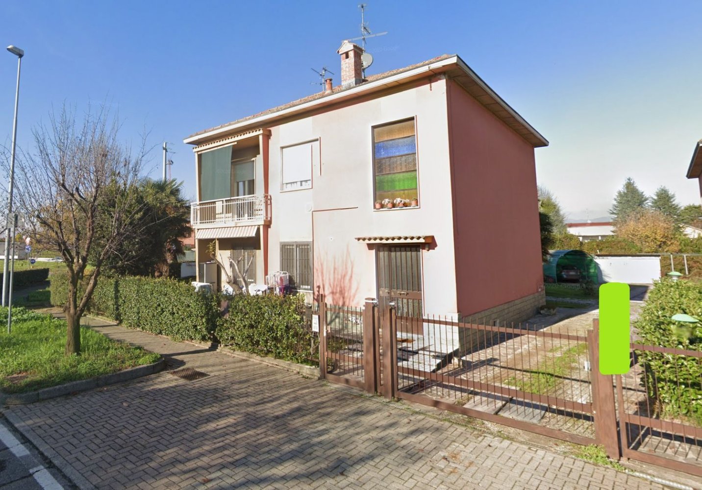 Квартира с 3 комнатами в Бузнаго, Италия № 72402