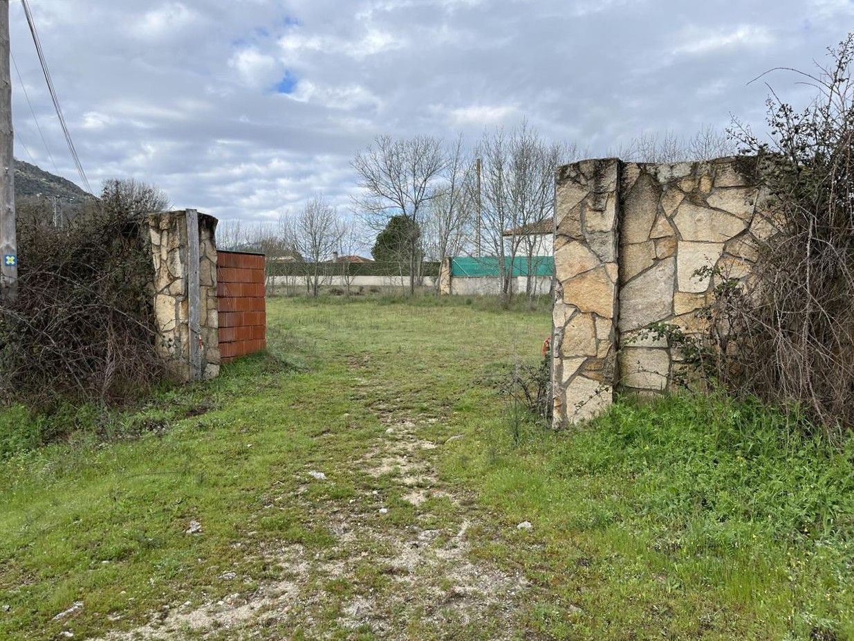 Gewerbliche Immobilie in Navaluenga, Spain 856m², Nr. 76227