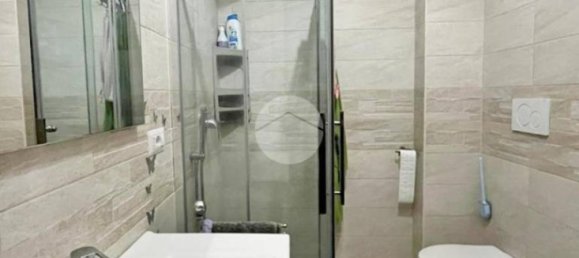 4 bedrooms Apartment in Rome, Italy No. 222482 8