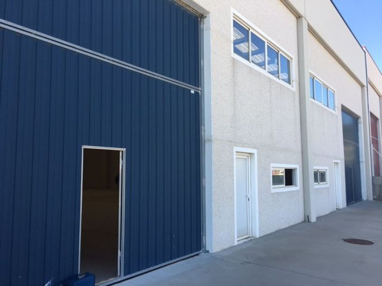 576m² Warehouse in La Muela, Spain No. 67664