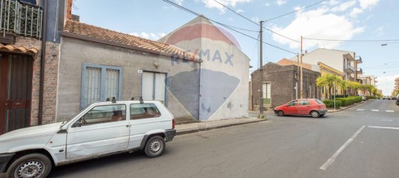 3 Schlafzimmer Haus in Belpasso, Italy, Nr. 83436 4