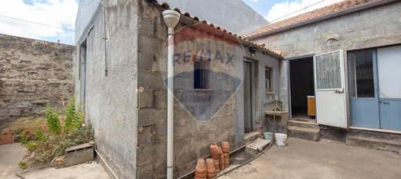 3 Schlafzimmer Haus in Belpasso, Italy, Nr. 83436 8