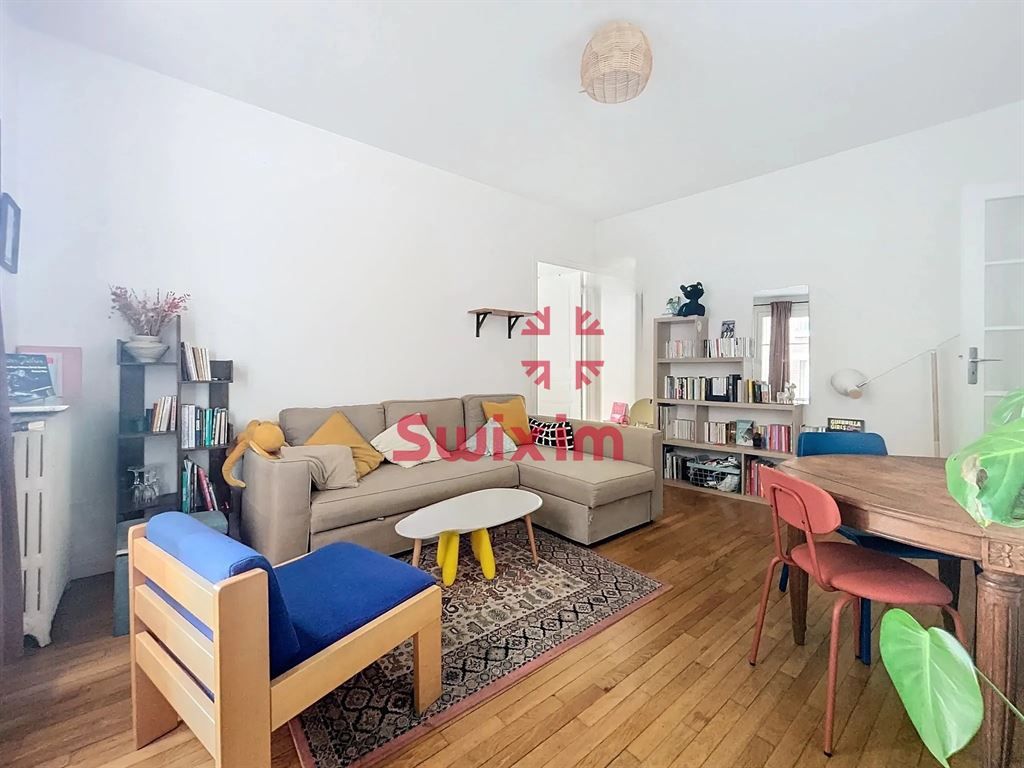 2 bedrooms Apartment in Paris, France No. 161896