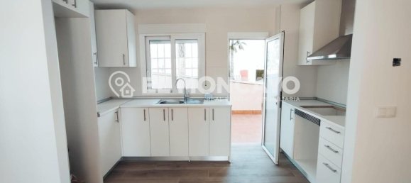 Apartamento de 2 dormitorios en Guardamar del Segura, Spain No. 291359 9