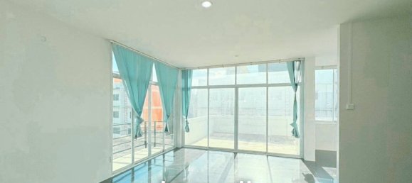 500m² Commercial property in Phan Thong, Thailand No. 13907 5