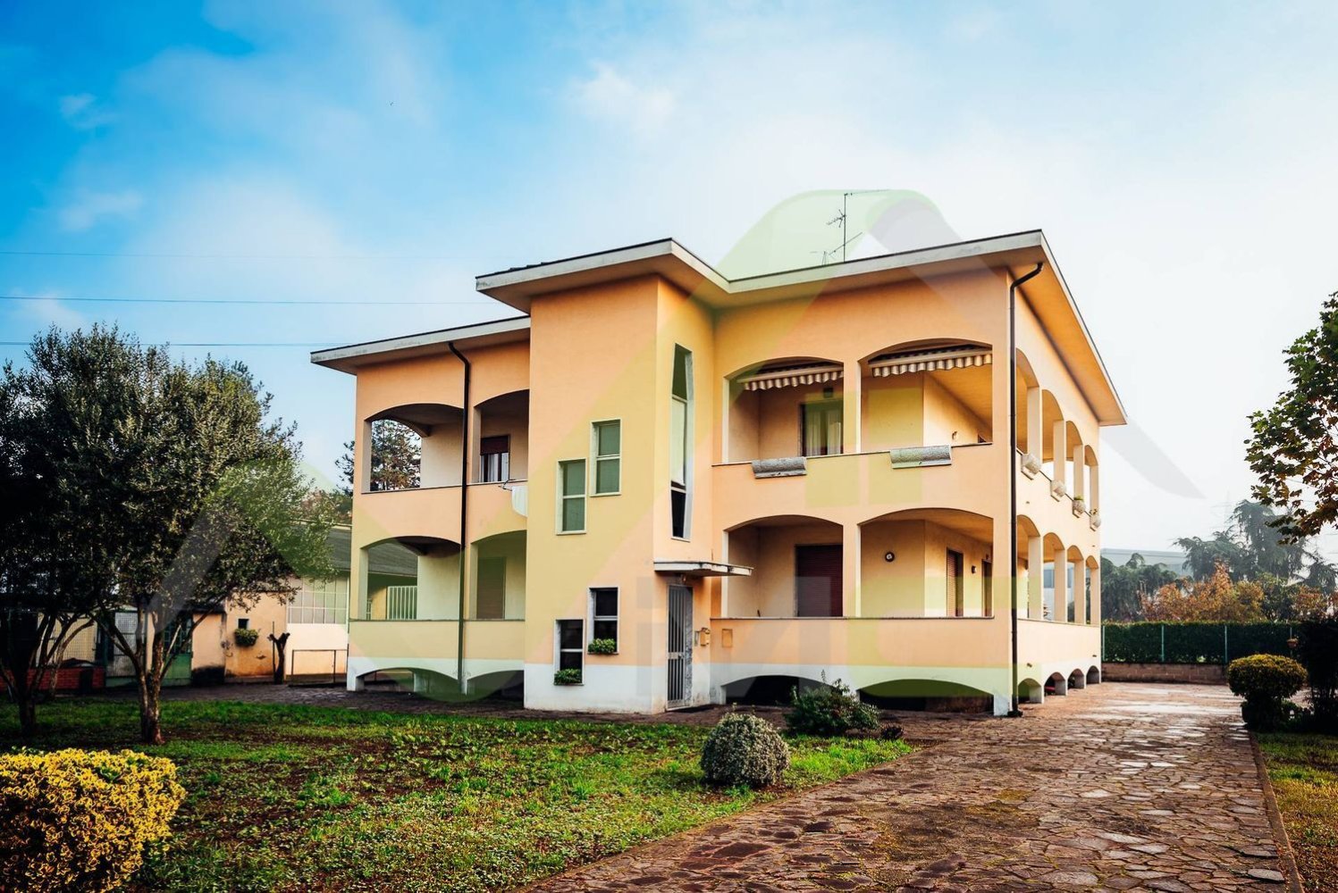 Apartamento de 4 habitaciónes en Brugherio, Italy No. 76073