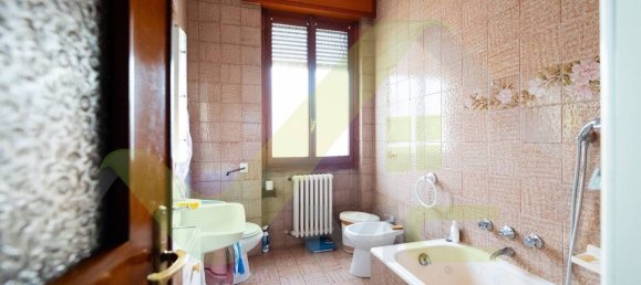 Apartamento de 4 habitaciónes en Brugherio, Italy No. 76073 17