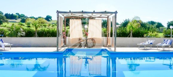 12 غرف نوم بناية في Santa Croce Camerina, Italy رقم 177215 2