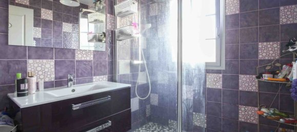 Casa de 3 dormitorios en Chatillon-Coligny, France No. 220922 11