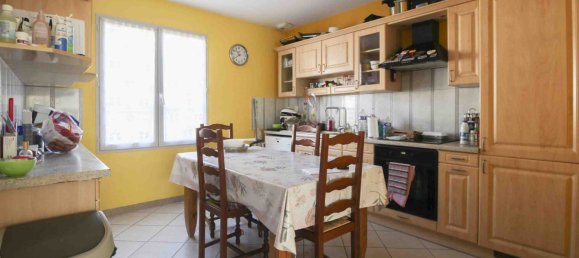 Casa de 3 dormitorios en Chatillon-Coligny, France No. 220922 8