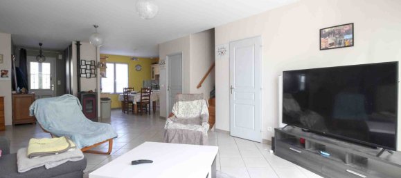 Casa de 3 dormitorios en Chatillon-Coligny, France No. 220922 7