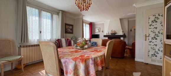 3 bedrooms House in Montfermeil, France No. 354463 2